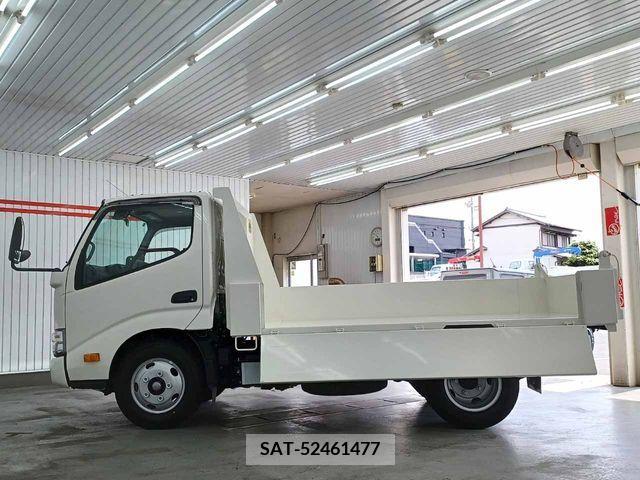 Hino DUTRO 2023-08 297295-4