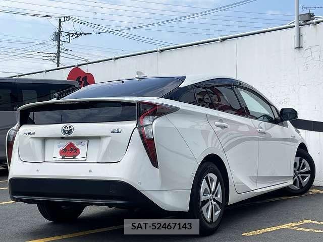 Toyota PRIUS 2016-12 283085-2