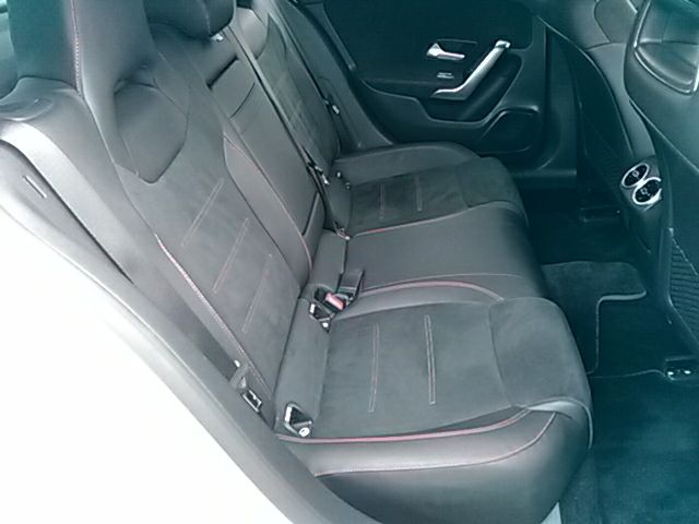 Mercedes Benz A-CLASS 2019-05 20425-17