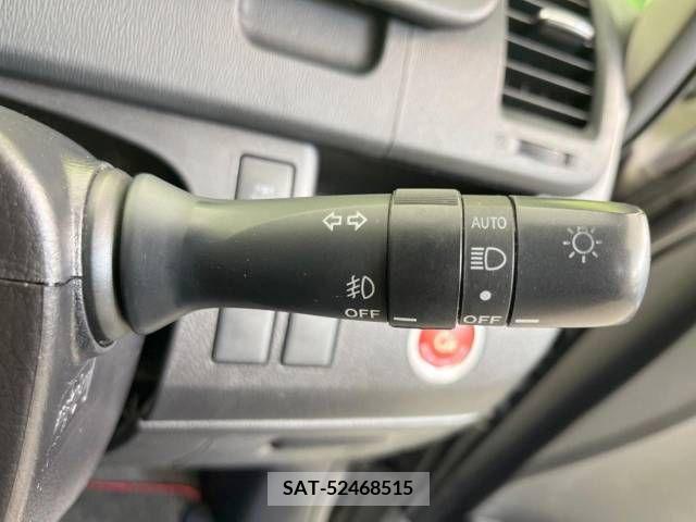 Toyota NOAH 2013-03 251267-6