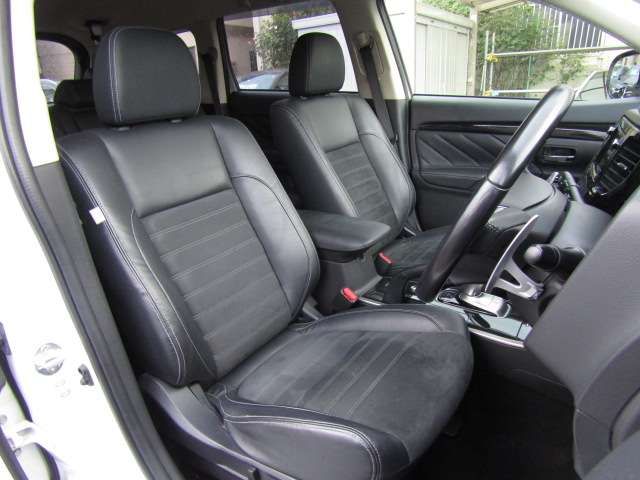 Mitsubishi OUTLANDER PHEV 2015-10 188048-5