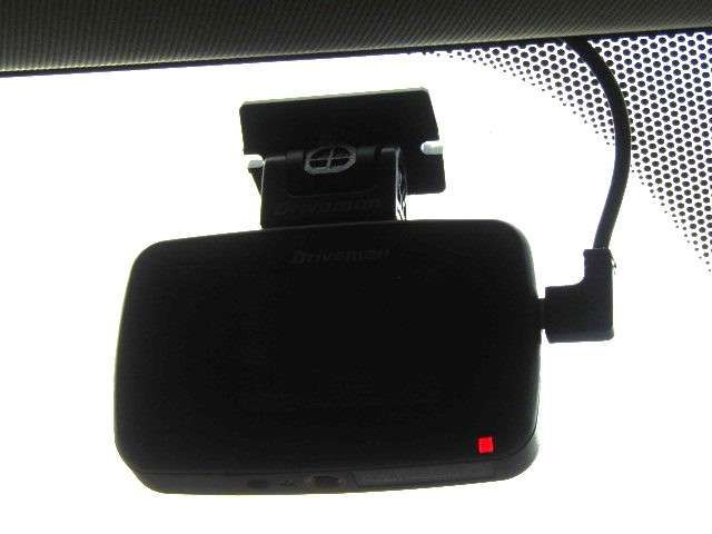 Mitsubishi OUTLANDER PHEV 2015-10 188048-15