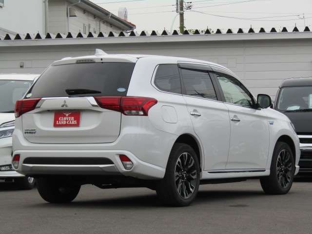 Mitsubishi OUTLANDER PHEV 2015-10 188048-2