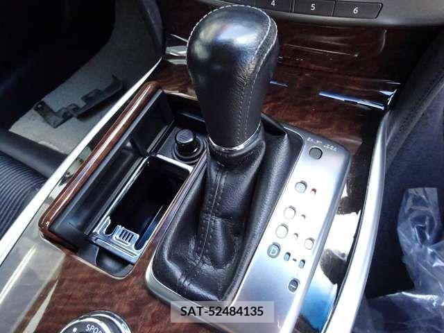 Nissan FUGA 2009-11 225548-18