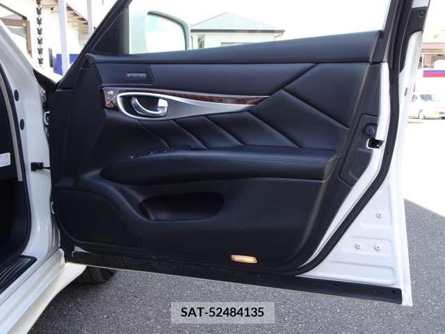 Nissan FUGA 2009-11 225548-11