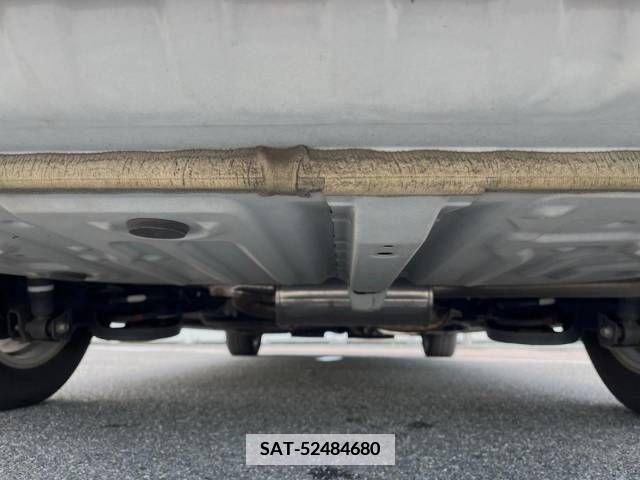 Toyota VOXY 2014-07 370504-19