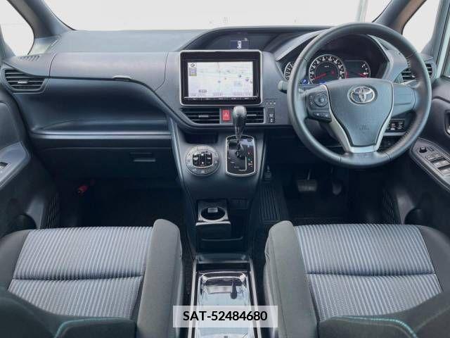 Toyota VOXY 2014-07 370504-1