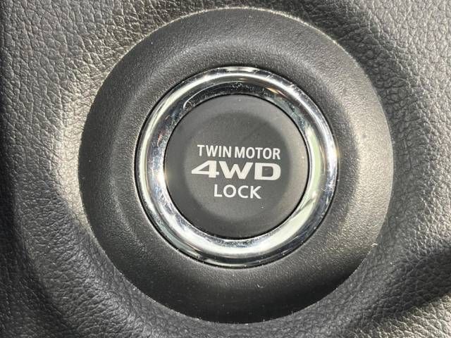 Mitsubishi OUTLANDER PHEV 2014-06 21939-2