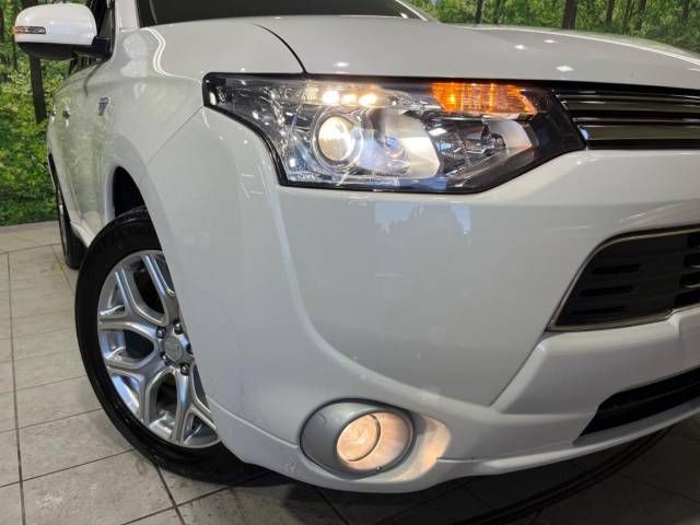 Mitsubishi OUTLANDER PHEV 2014-06 21939-12