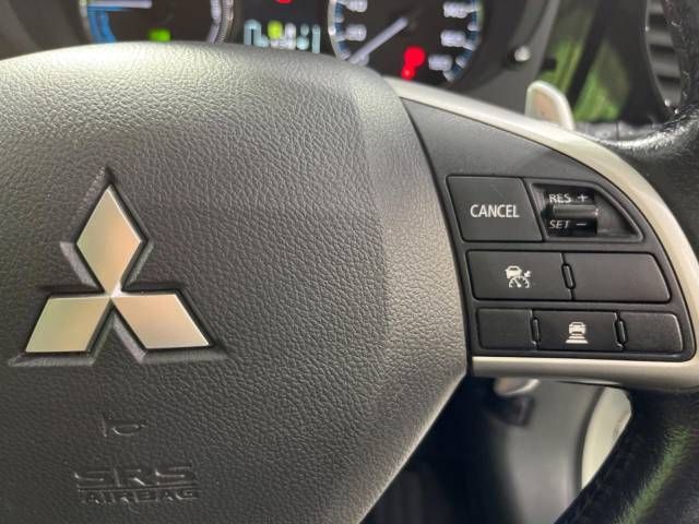 Mitsubishi OUTLANDER PHEV 2014-06 21939-5