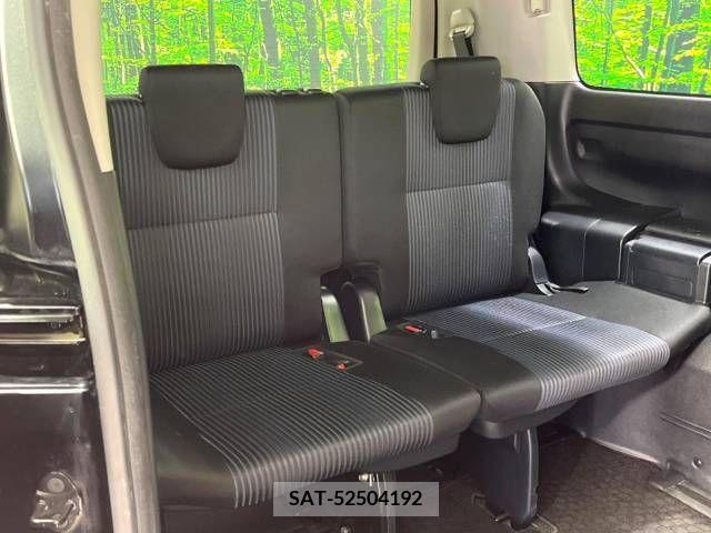 Toyota VOXY 2016-05 242809-10