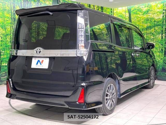 Toyota VOXY 2016-05 242809-18