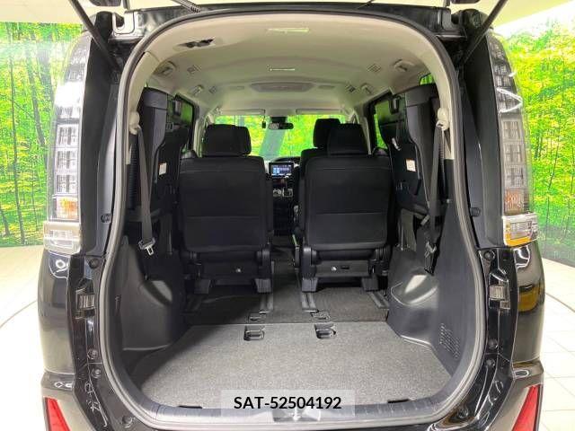 Toyota VOXY 2016-05 242809-11