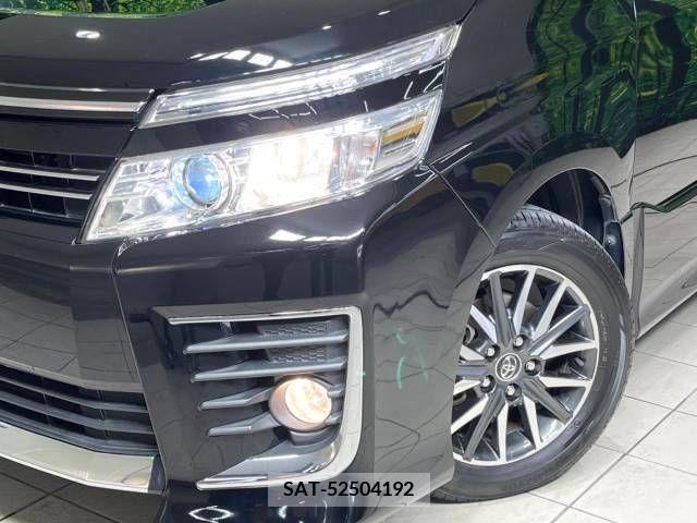 Toyota VOXY 2016-05 242809-13