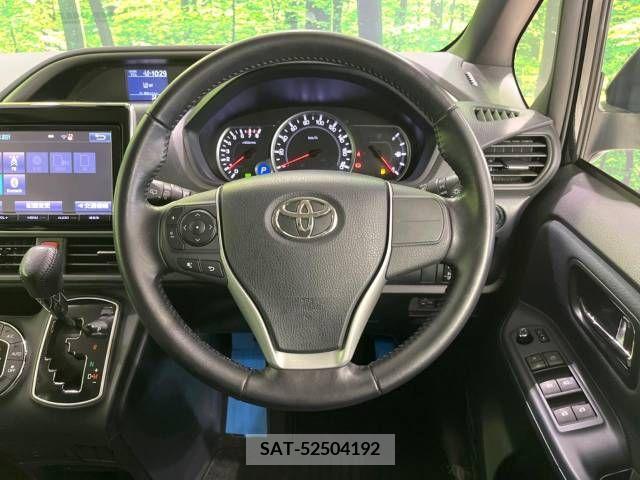 Toyota VOXY 2016-05 242809-12