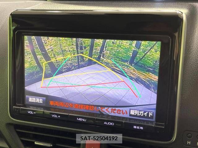 Toyota VOXY 2016-05 242809-3