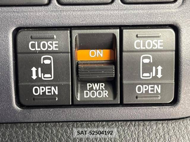 Toyota VOXY 2016-05 242809-4