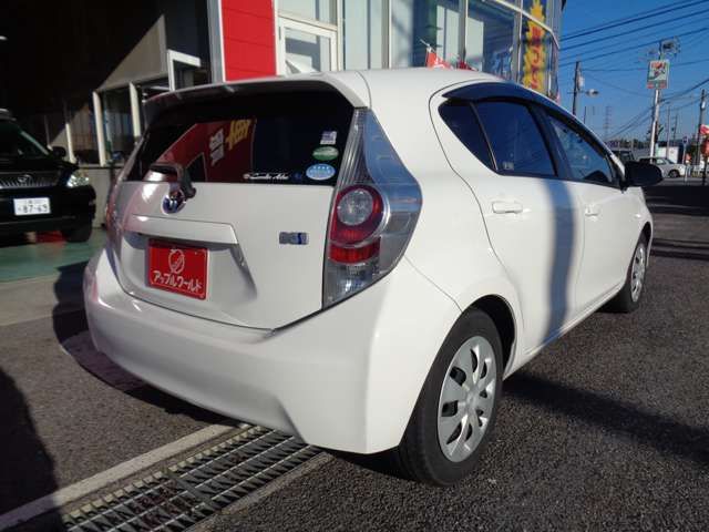 Toyota AQUA 2014-03 18968-1