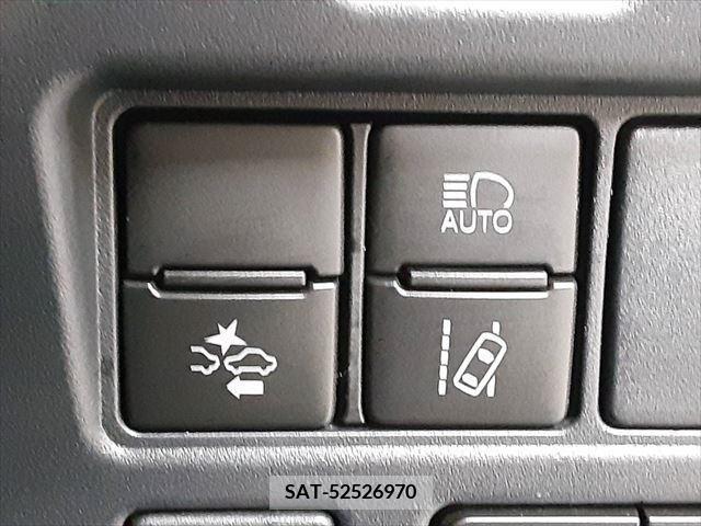 Toyota VOXY 2018-11 321573-6
