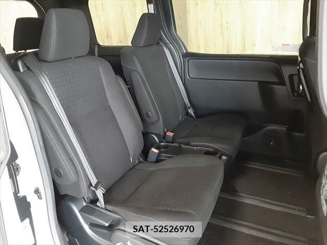 Toyota VOXY 2018-11 321573-10