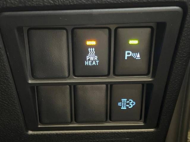 Toyota HILUX 2021-03 15065-5