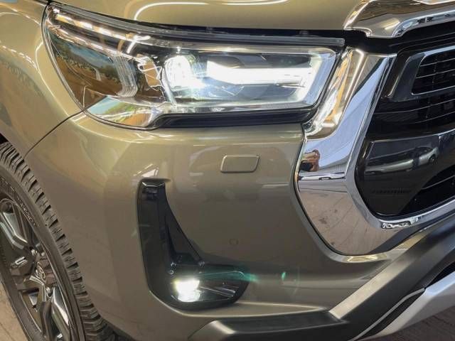 Toyota HILUX 2021-03 15065-11