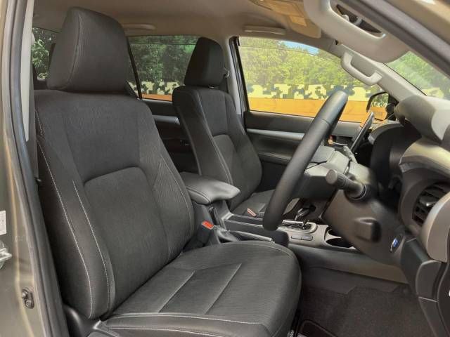 Toyota HILUX 2021-03 15065-8