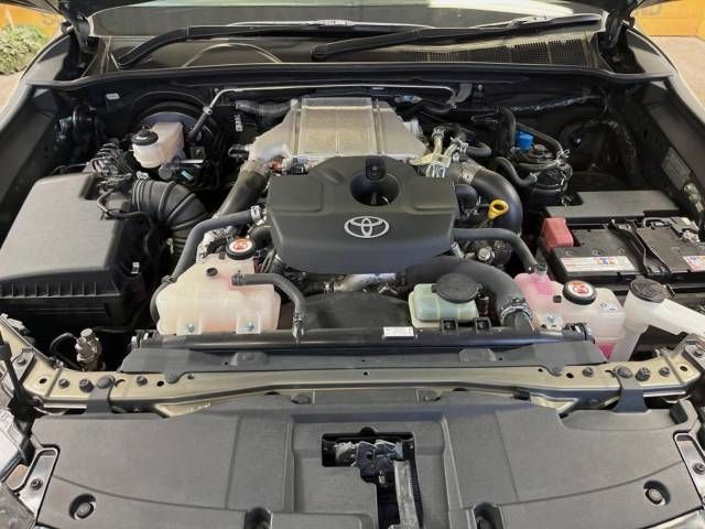 Toyota HILUX 2021-03 15065-17