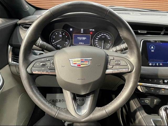 Cadillac XT4 2022-07 18184-12