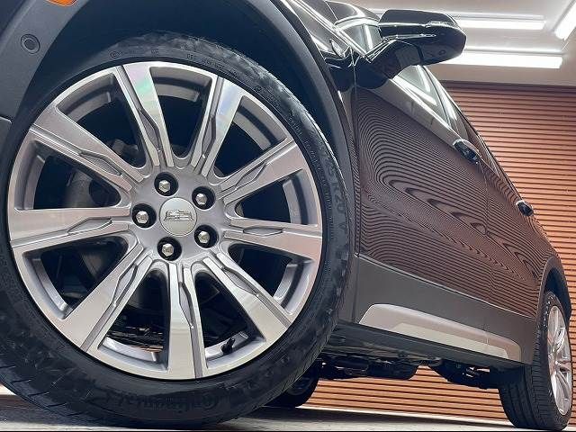 Cadillac XT4 2022-07 18184-10