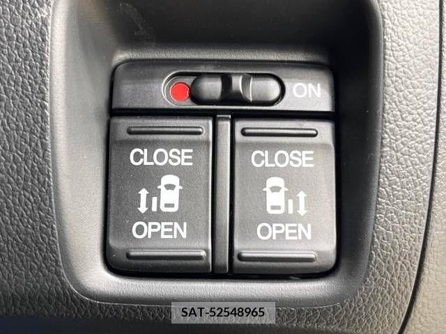 Honda N BOX CUSTOM 2016-06 209603-4