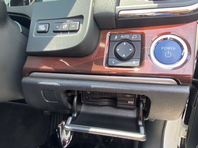 Toyota CROWN SEDAN 2015-03 4260-9
