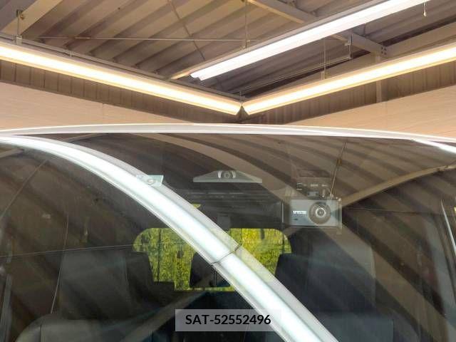 Toyota VOXY 2022-09 288883-6