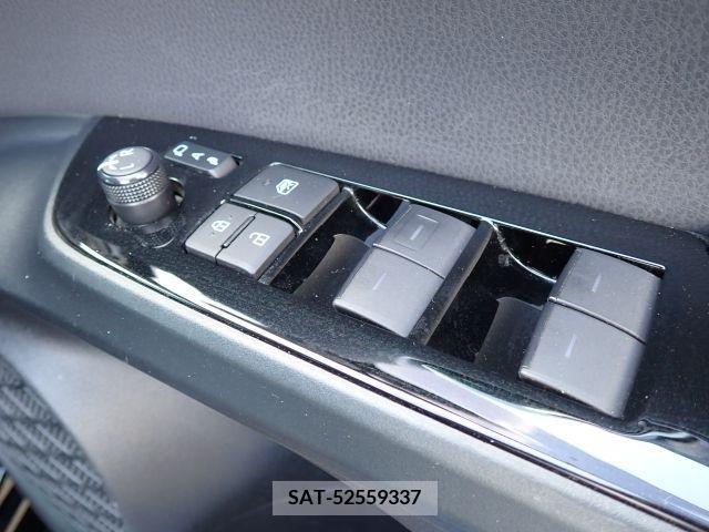 Toyota PRIUS 2019-04 330070-14