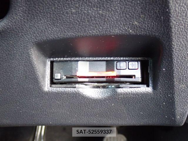 Toyota PRIUS 2019-04 330070-10