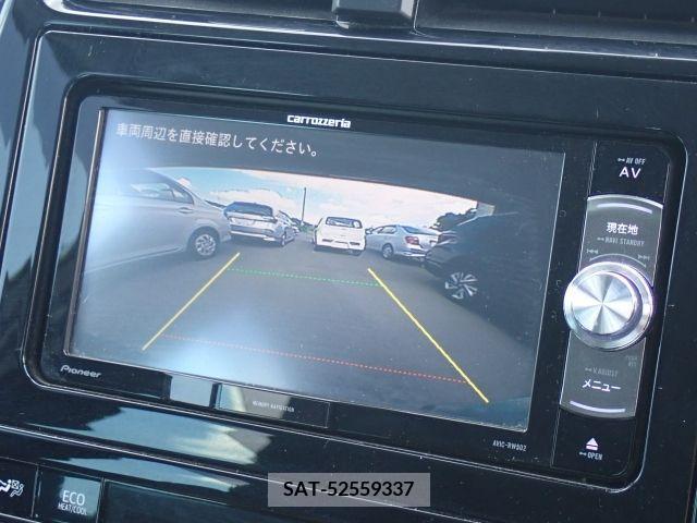 Toyota PRIUS 2019-04 330070-11