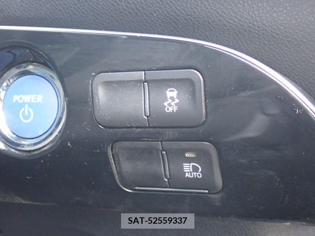 Toyota PRIUS 2019-04 330070-22
