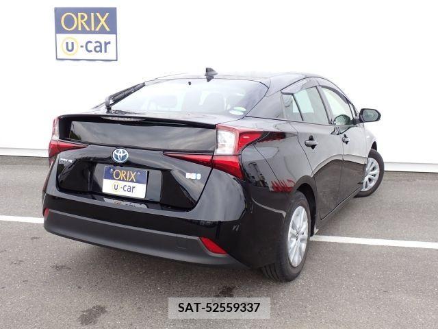 Toyota PRIUS 2019-04 330070-2