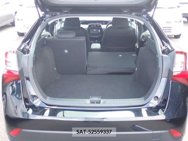 Toyota PRIUS 2019-04 330070-17