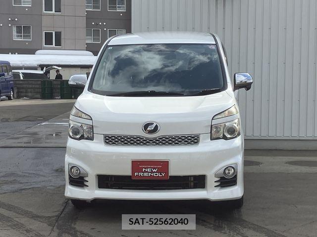 Toyota VOXY 2012-04 237202-1