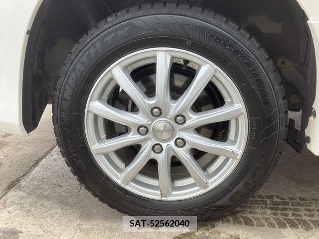 Toyota VOXY 2012-04 237202-8