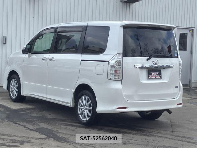 Toyota VOXY 2012-04 237202-3