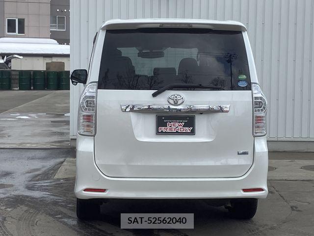 Toyota VOXY 2012-04 237202-2