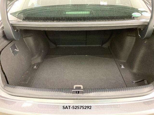 Lexus IS 2018-02 234709-11