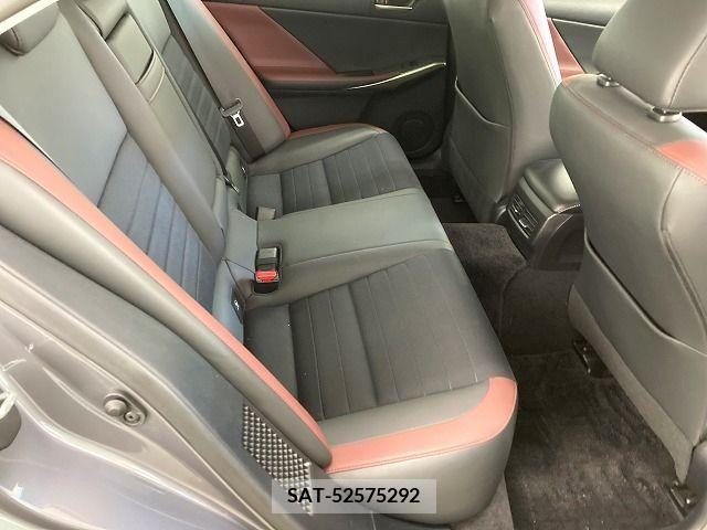 Lexus IS 2018-02 234709-10