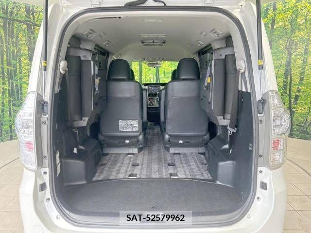 Toyota VOXY 2013-03 345612-11