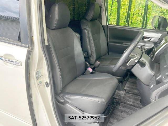 Toyota VOXY 2013-03 345612-8