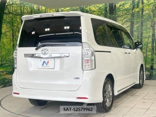 Toyota VOXY 2013-03 345612-18