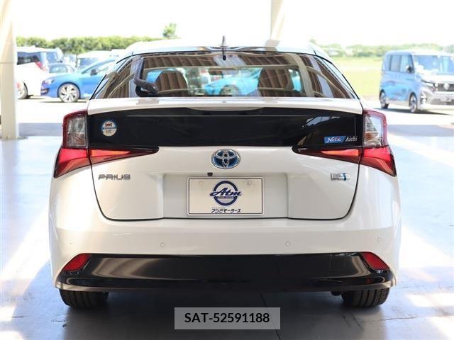 Toyota PRIUS 2022-07 354915-4