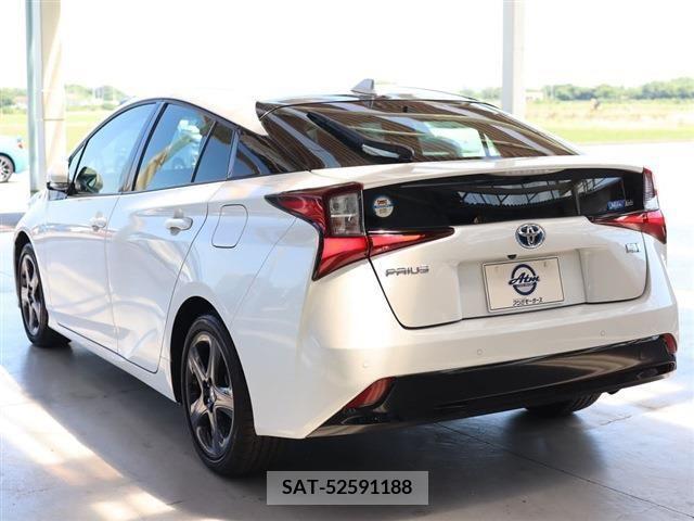 Toyota PRIUS 2022-07 354915-5